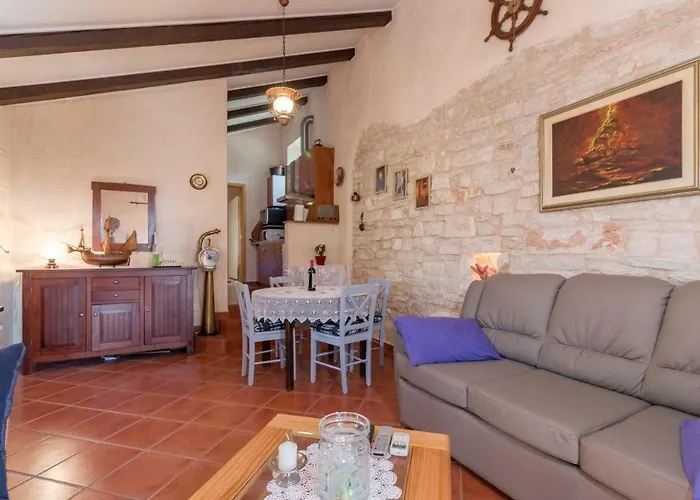 Beautiful House In וודניאן